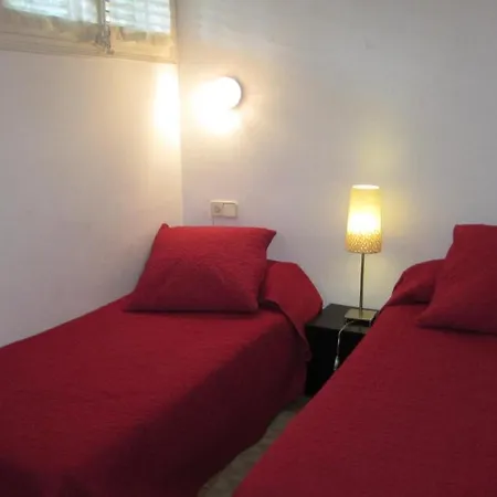 Lägenhet Sleeps 4 Pool