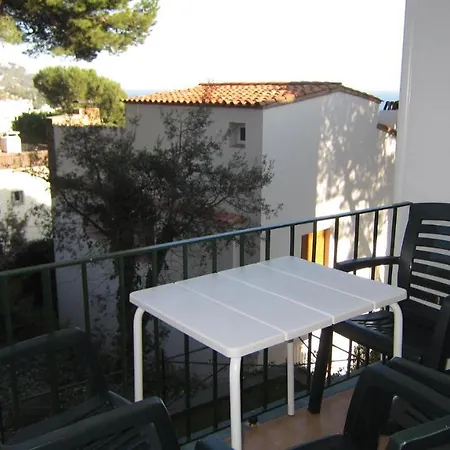 Sleeps 4 Pool
